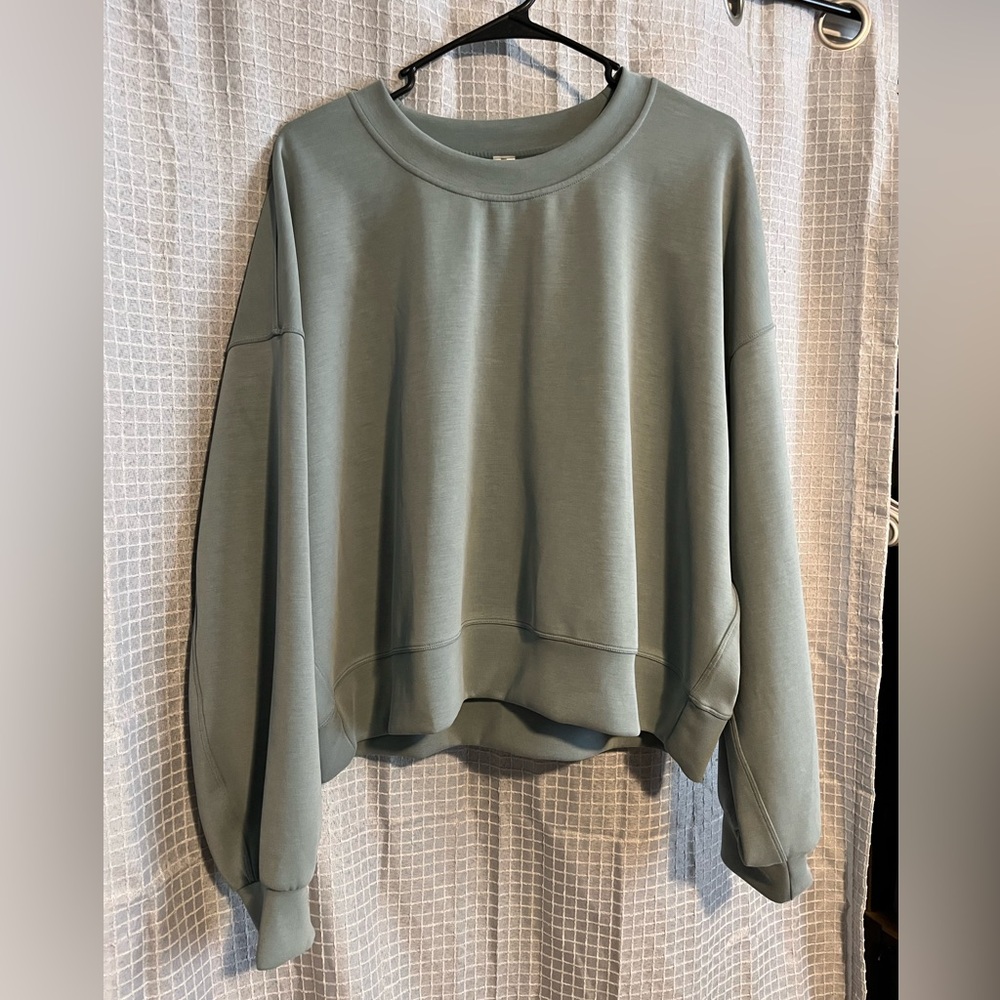 Lululemon softstreme pullover size 12